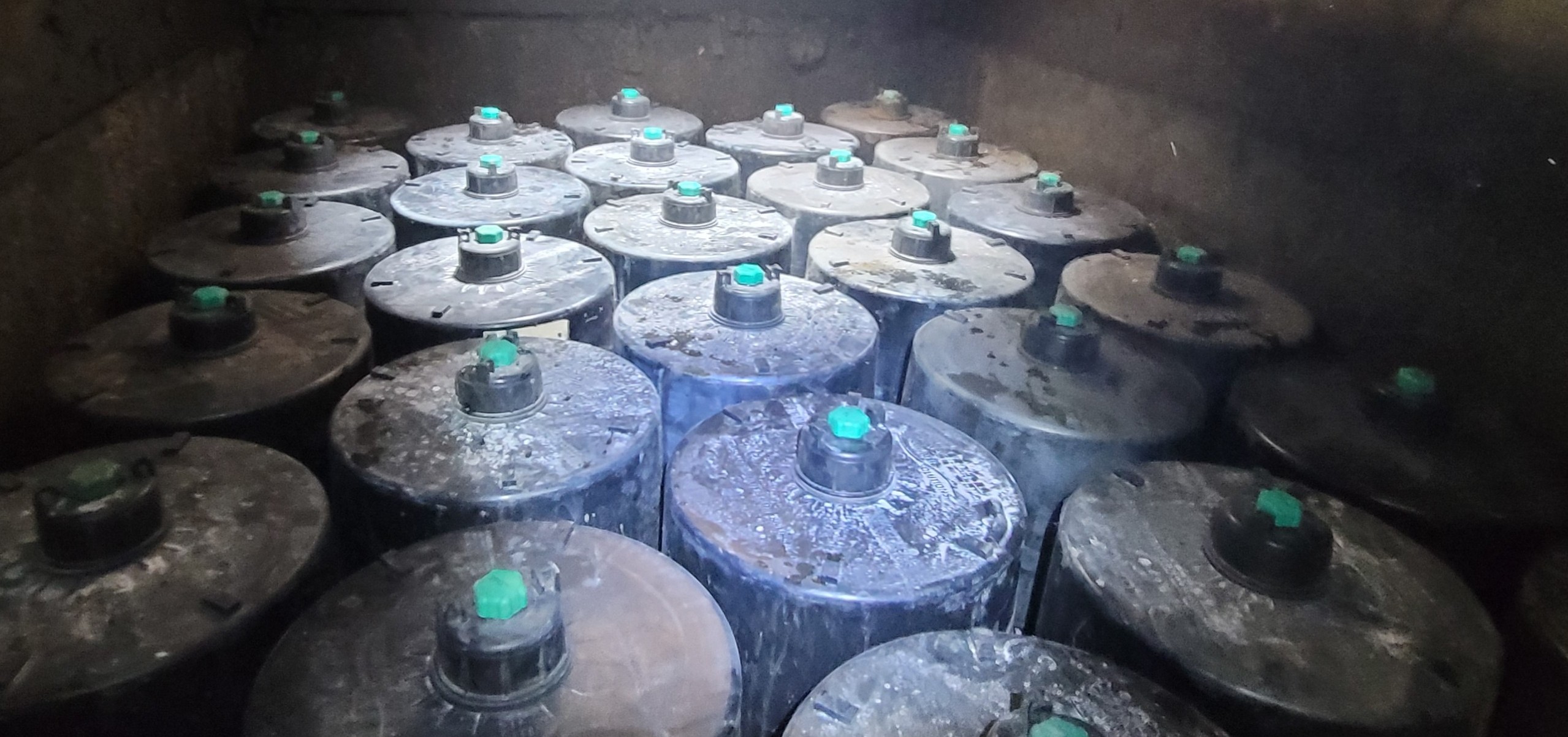 Underground stormwater detention system providing flow control and treatment at a space-constrained site